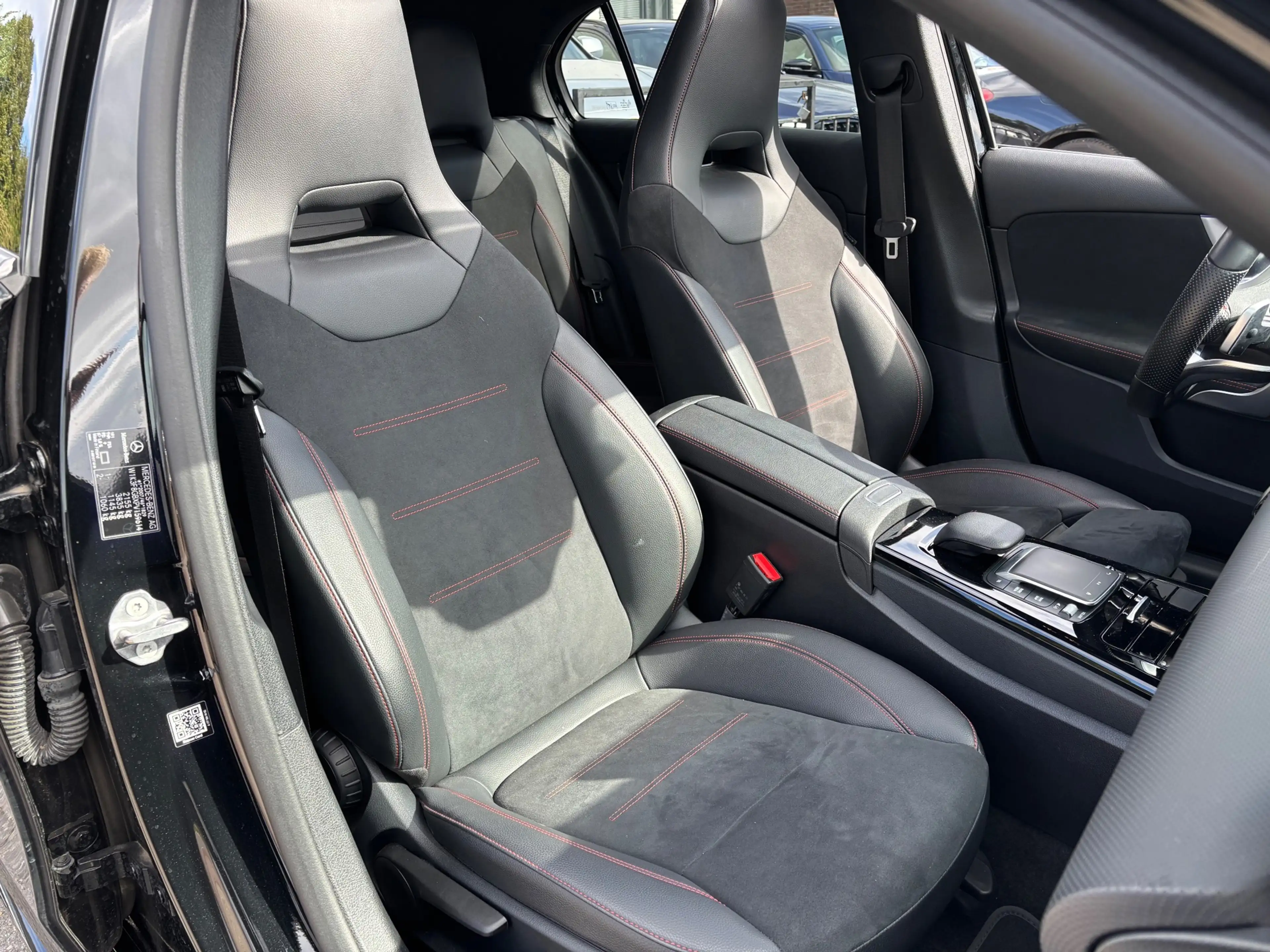 Mercedes-Benz A 250 e AMG Line panorama dak! Nieuwstaat! — photo 18