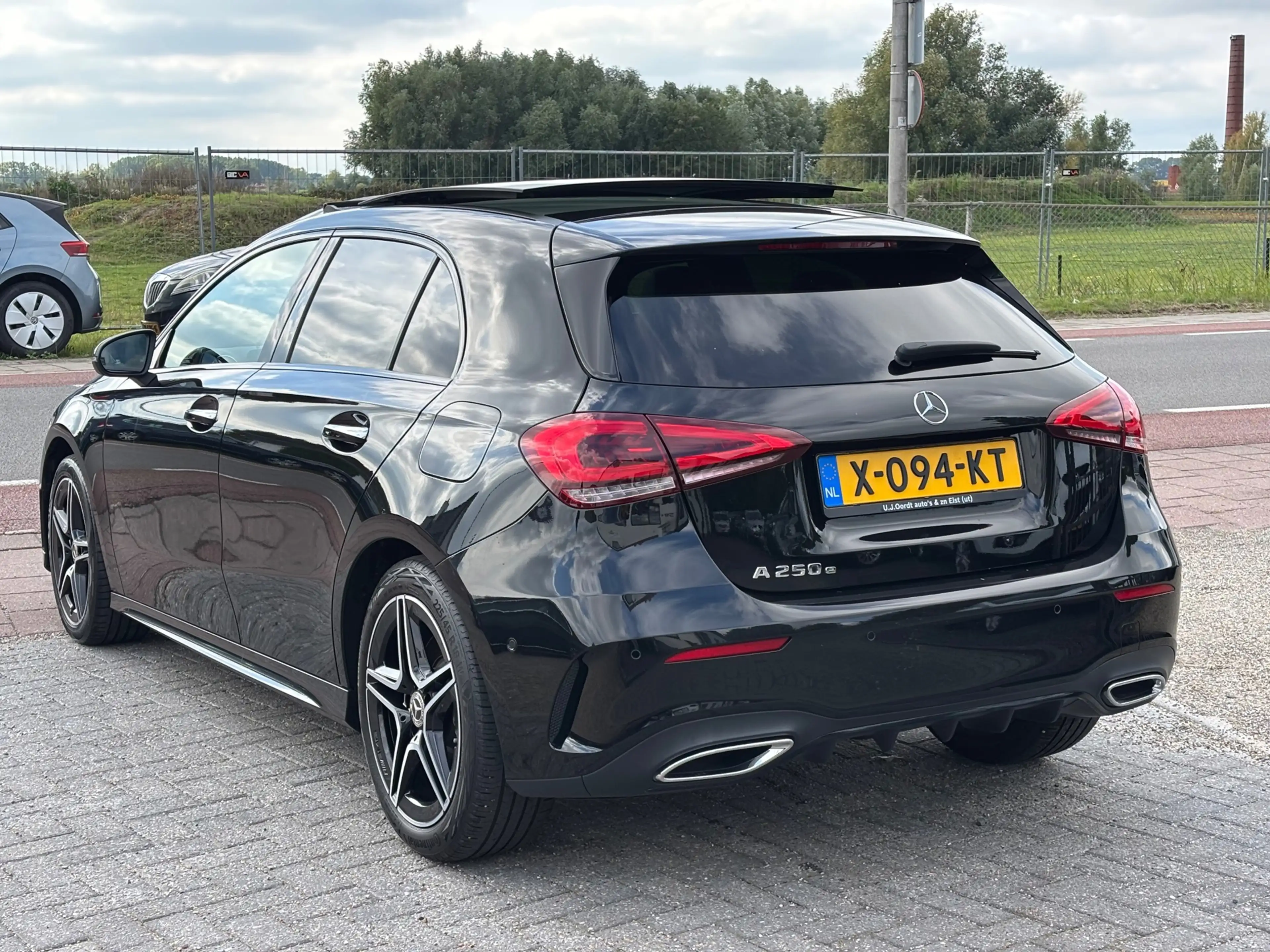 Mercedes-Benz A 250 e AMG Line panorama dak! Nieuwstaat! — photo 5