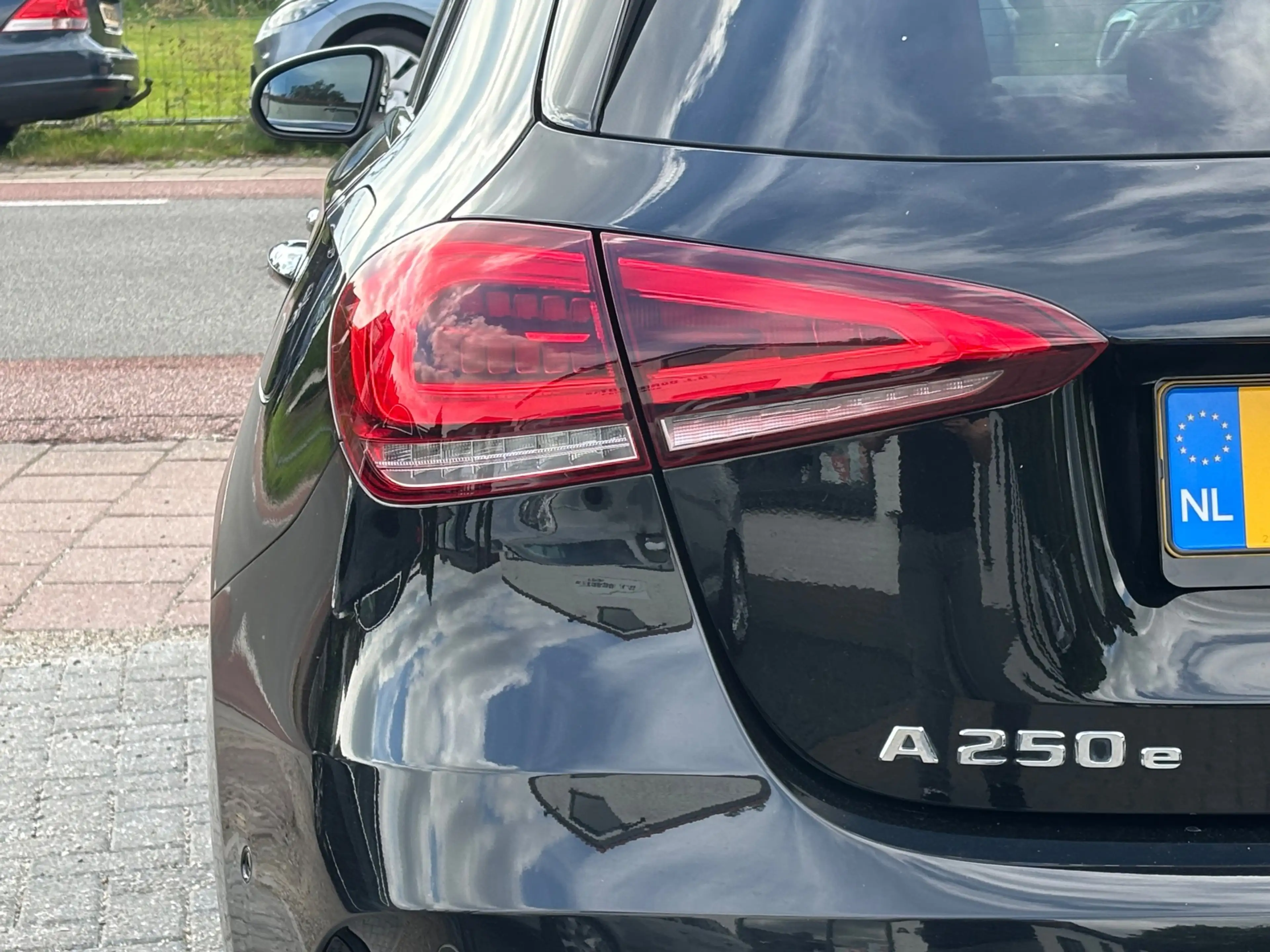 Mercedes-Benz A 250 e AMG Line panorama dak! Nieuwstaat! — photo 6