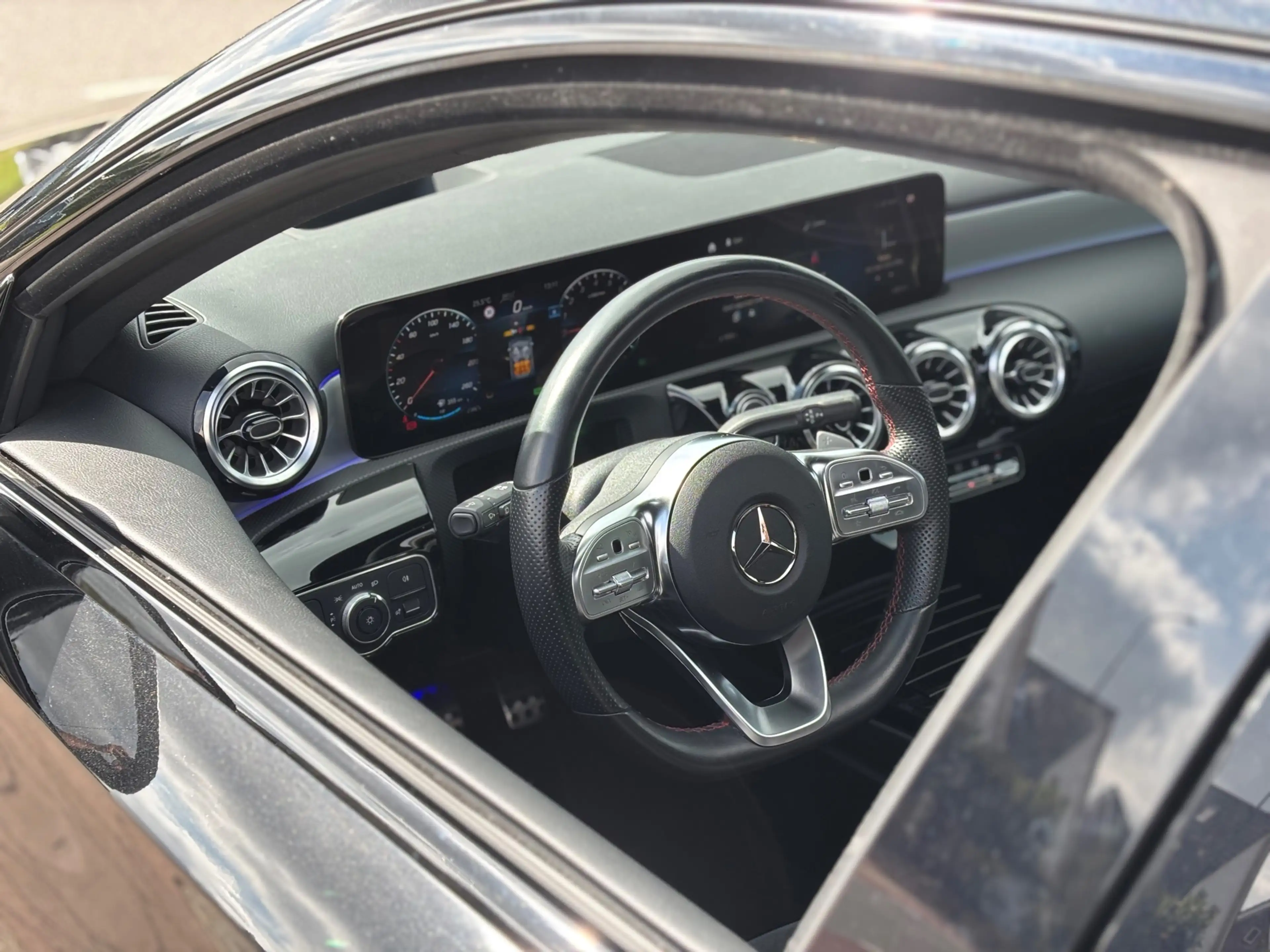 Mercedes-Benz A 250 e AMG Line panorama dak! Nieuwstaat! — photo 13