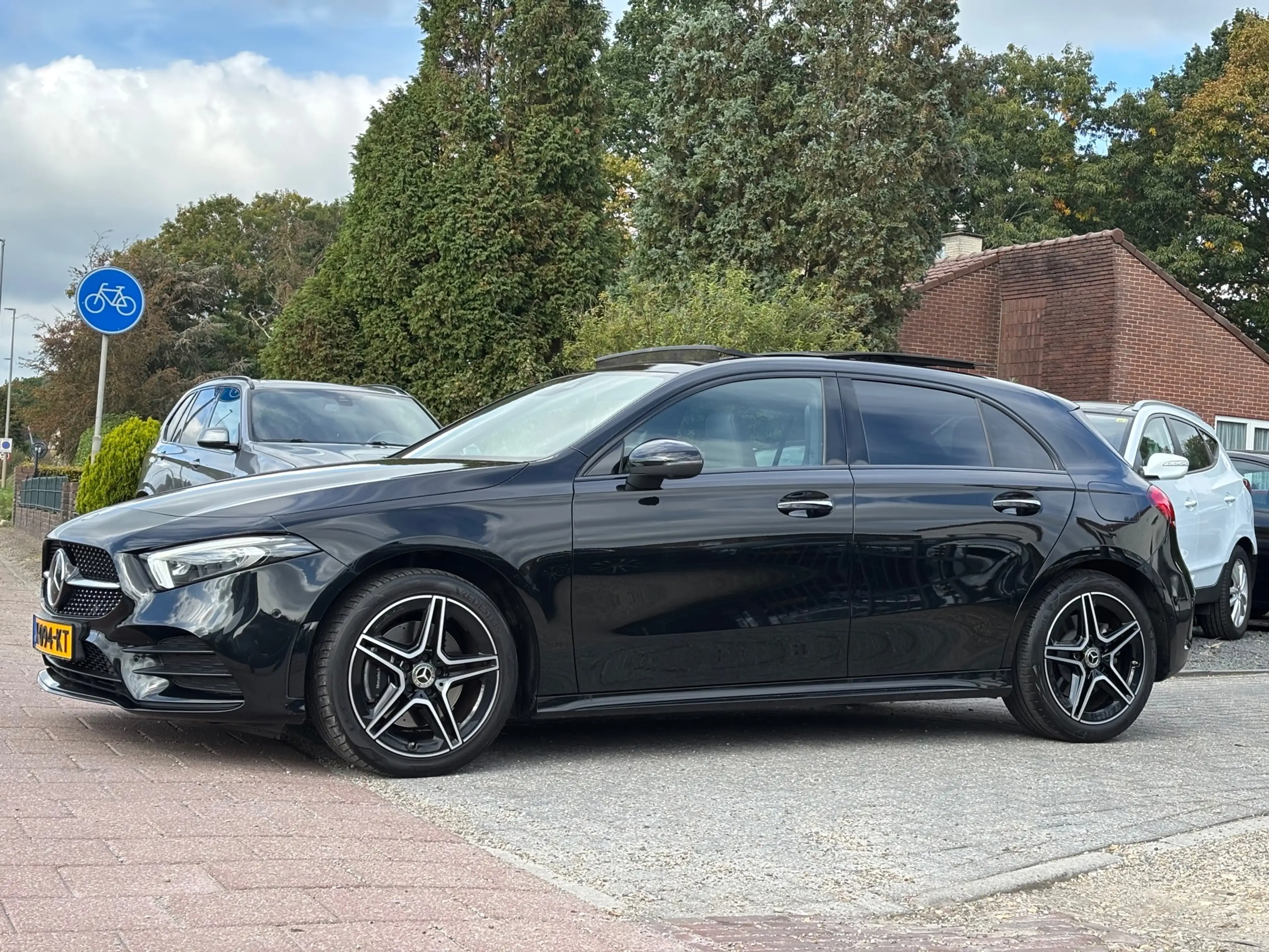 Mercedes-Benz A 250 e AMG Line panorama dak! Nieuwstaat! — photo 3