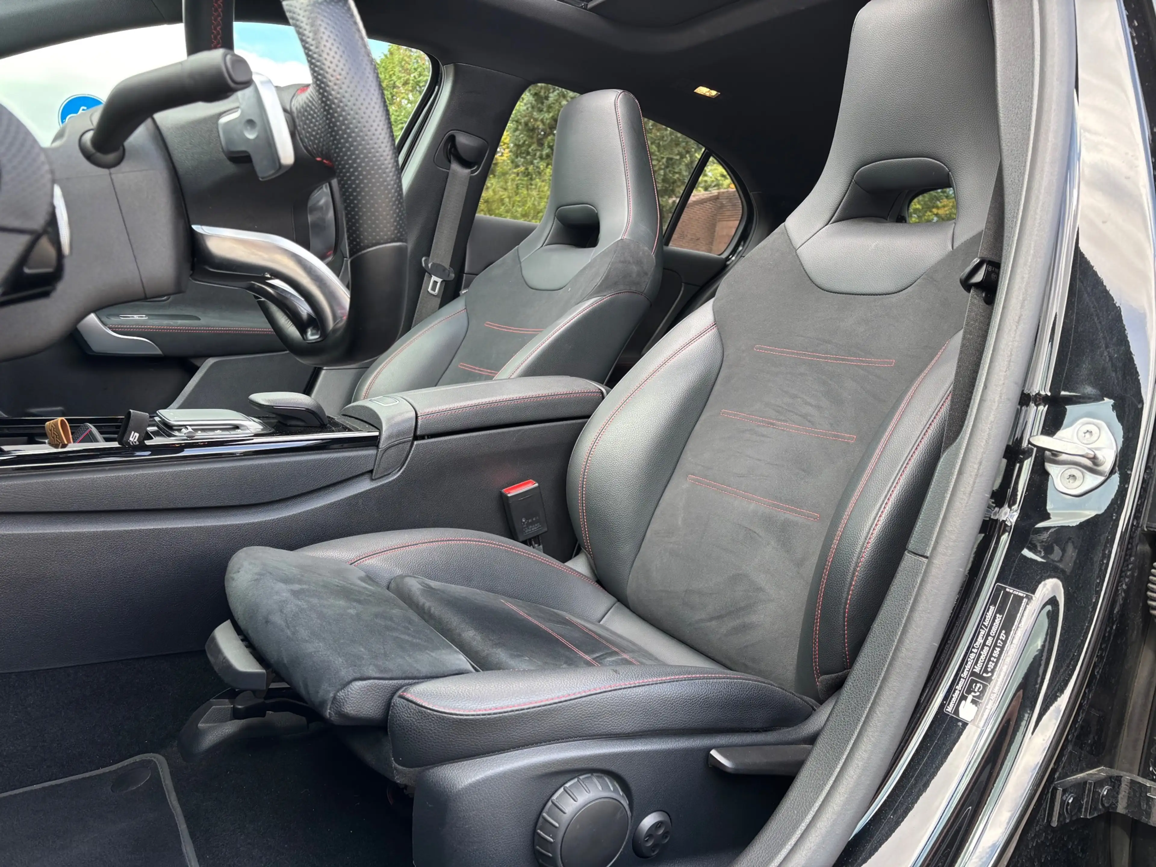 Mercedes-Benz A 250 e AMG Line panorama dak! Nieuwstaat! — photo 12