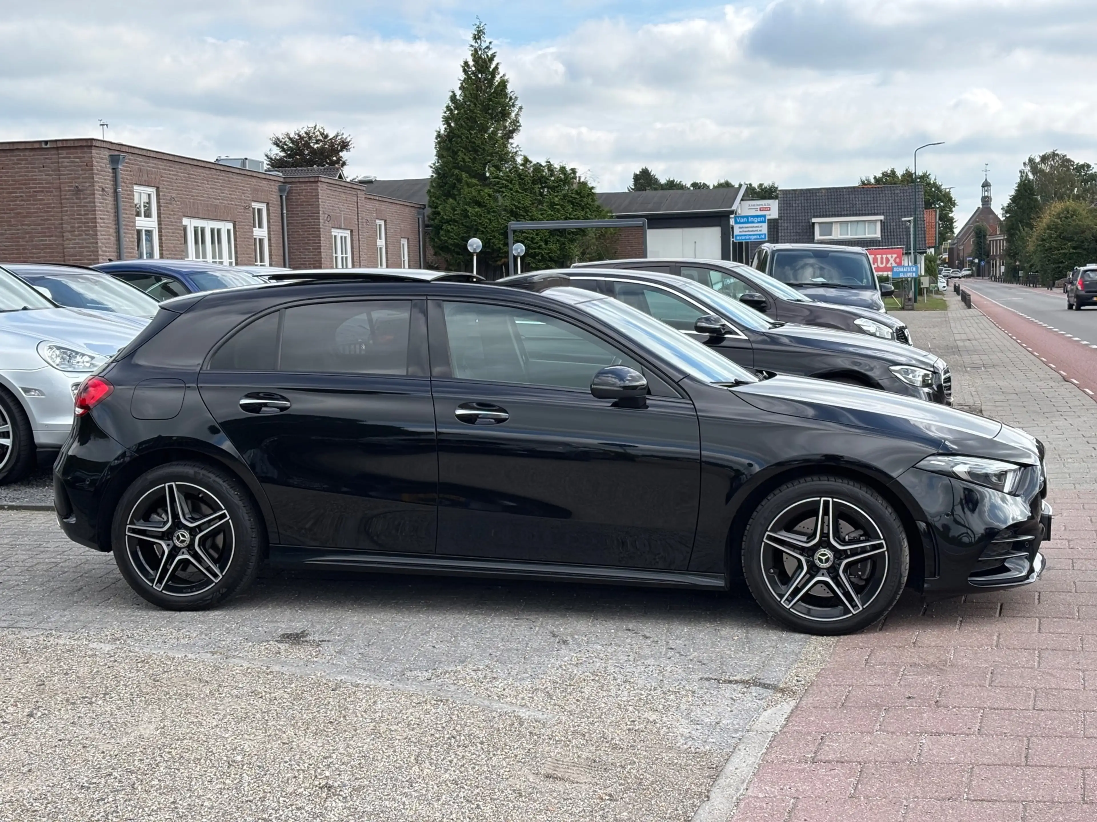Mercedes-Benz A 250 e AMG Line panorama dak! Nieuwstaat! — photo 7