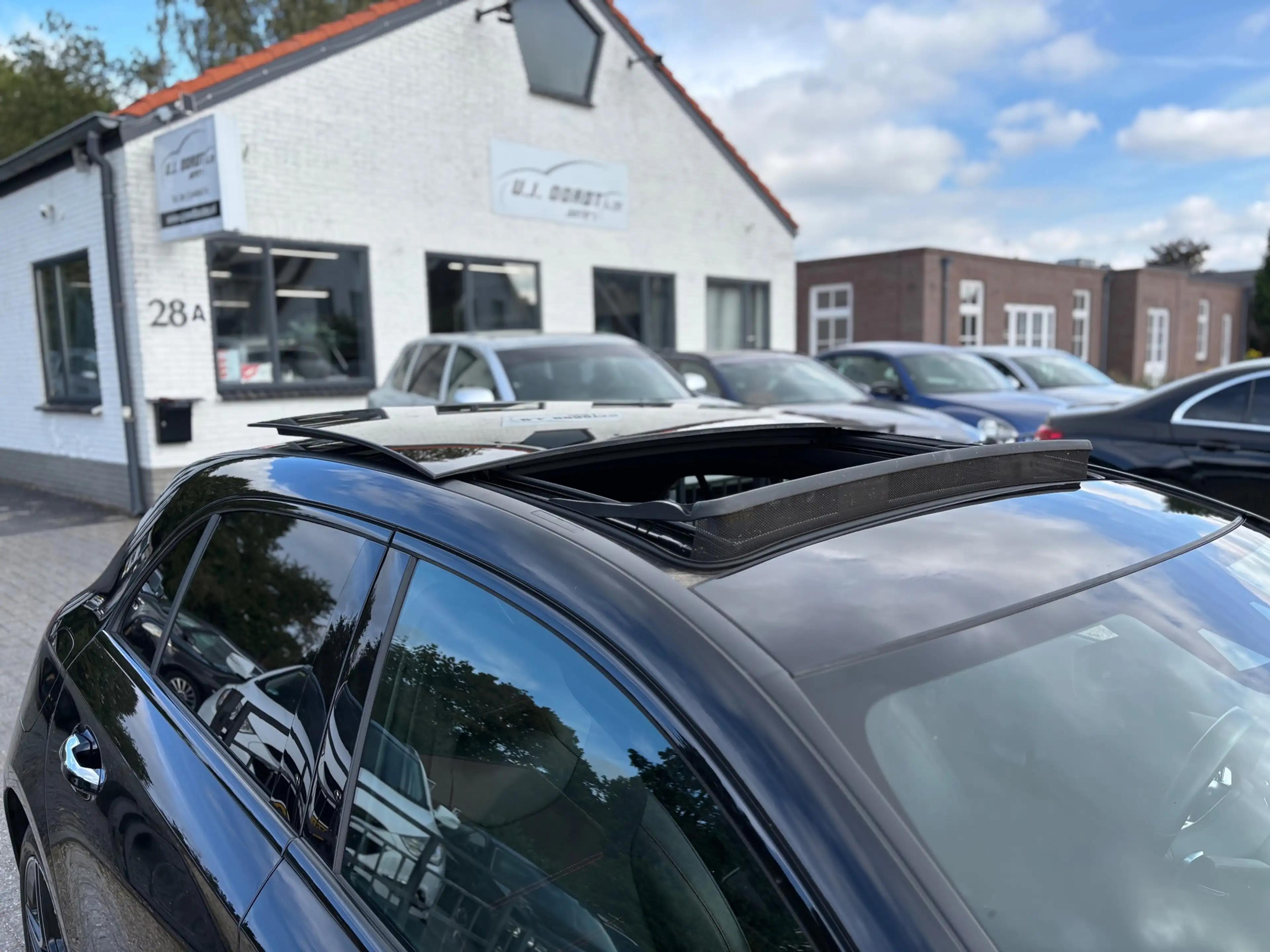 Mercedes-Benz A 250 e AMG Line panorama dak! Nieuwstaat! — photo 27