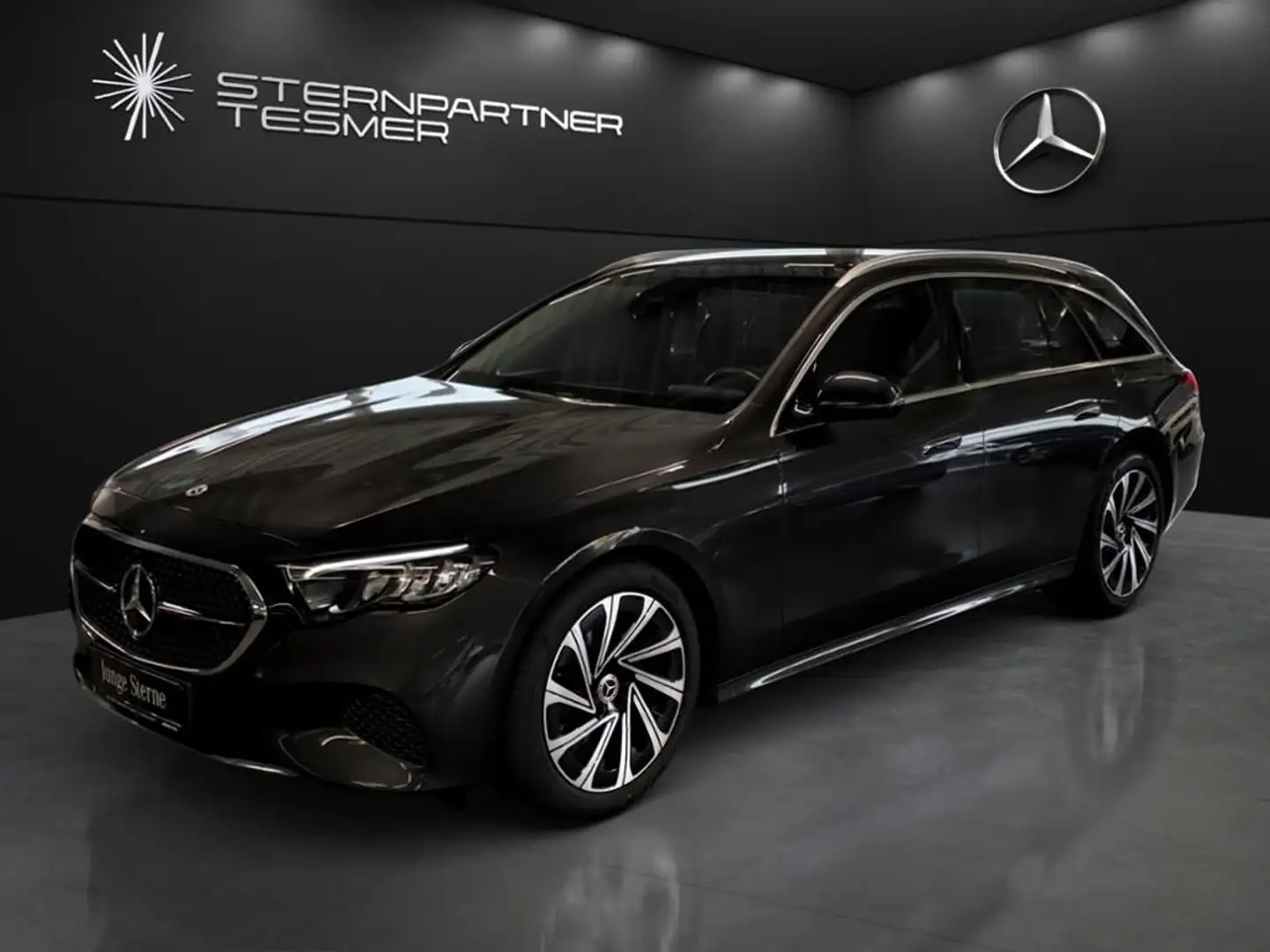 Mercedes-Benz E 220 d T AVANTGARDE+KAM+LED+AMBI+DISTR+PANO+AHK Grau - 2
