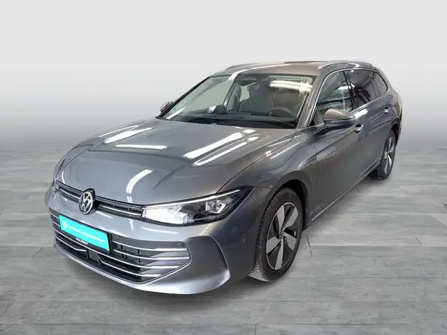 Volkswagen Passat view 2
