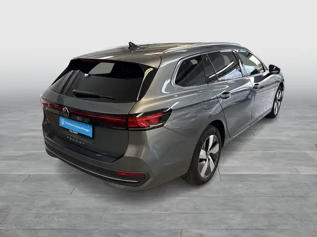 Volkswagen Passat view 6