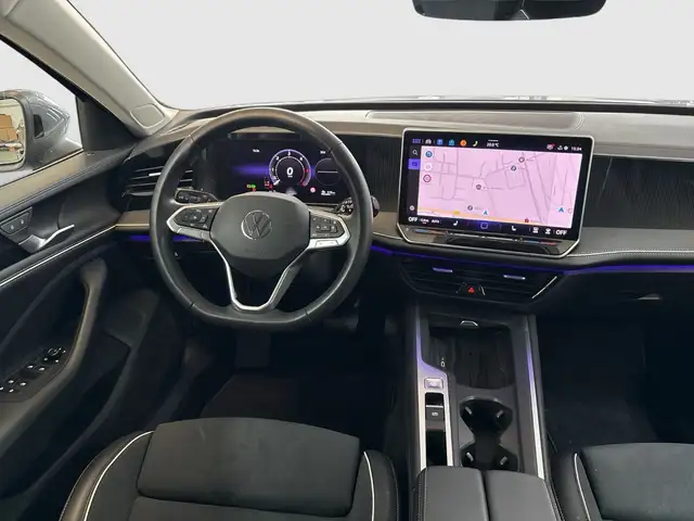 Volkswagen Passat view 9