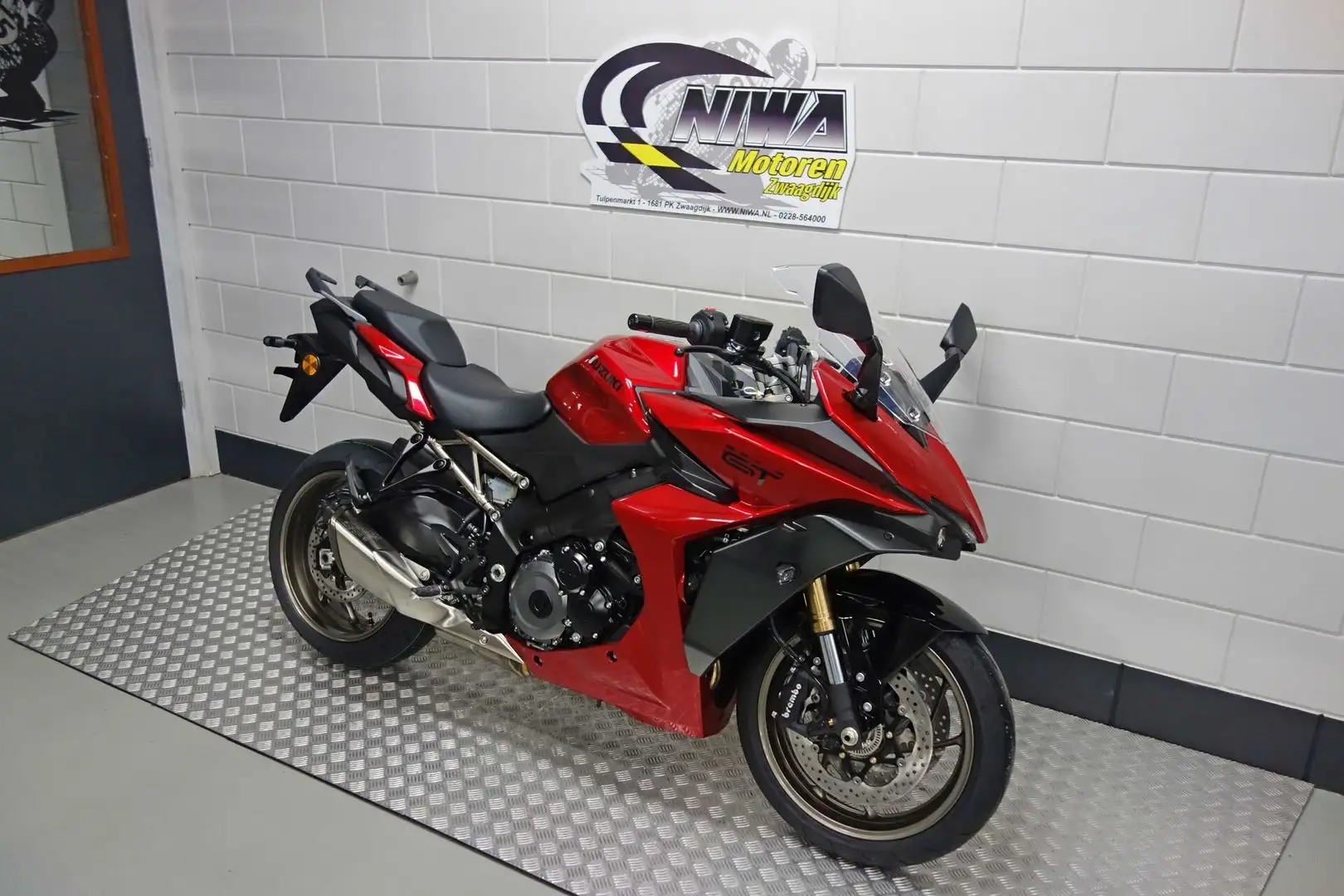 Suzuki GSX S 1000GT Rood - 2