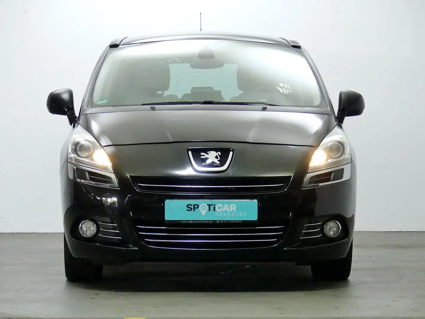 Peugeot 5008 1.6HDI Confort Fekete - 2
