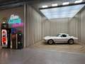 Chevrolet Corvette C2 Coupé / 327 Cu V8 / 4-Speed Manual / Hot Rod / Blanc - thumbnail 24