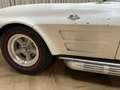 Chevrolet Corvette C2 Coupé / 327 Cu V8 / 4-Speed Manual / Hot Rod / Blanc - thumbnail 34