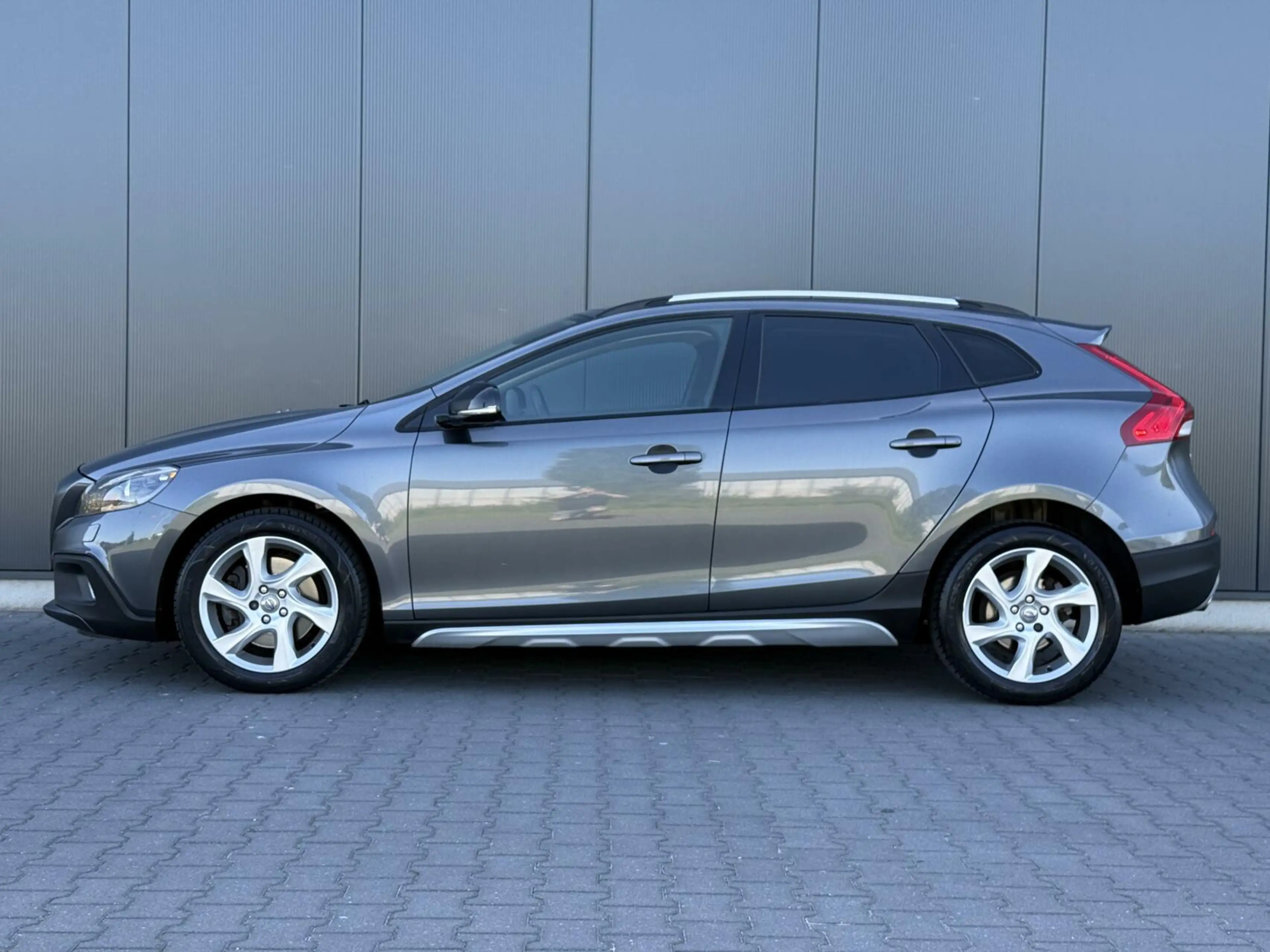 Volvo V40 Cross Country 2.5 T5 AWD Summum Leder - Xenon - 5 Cilinder - Uni — photo 9