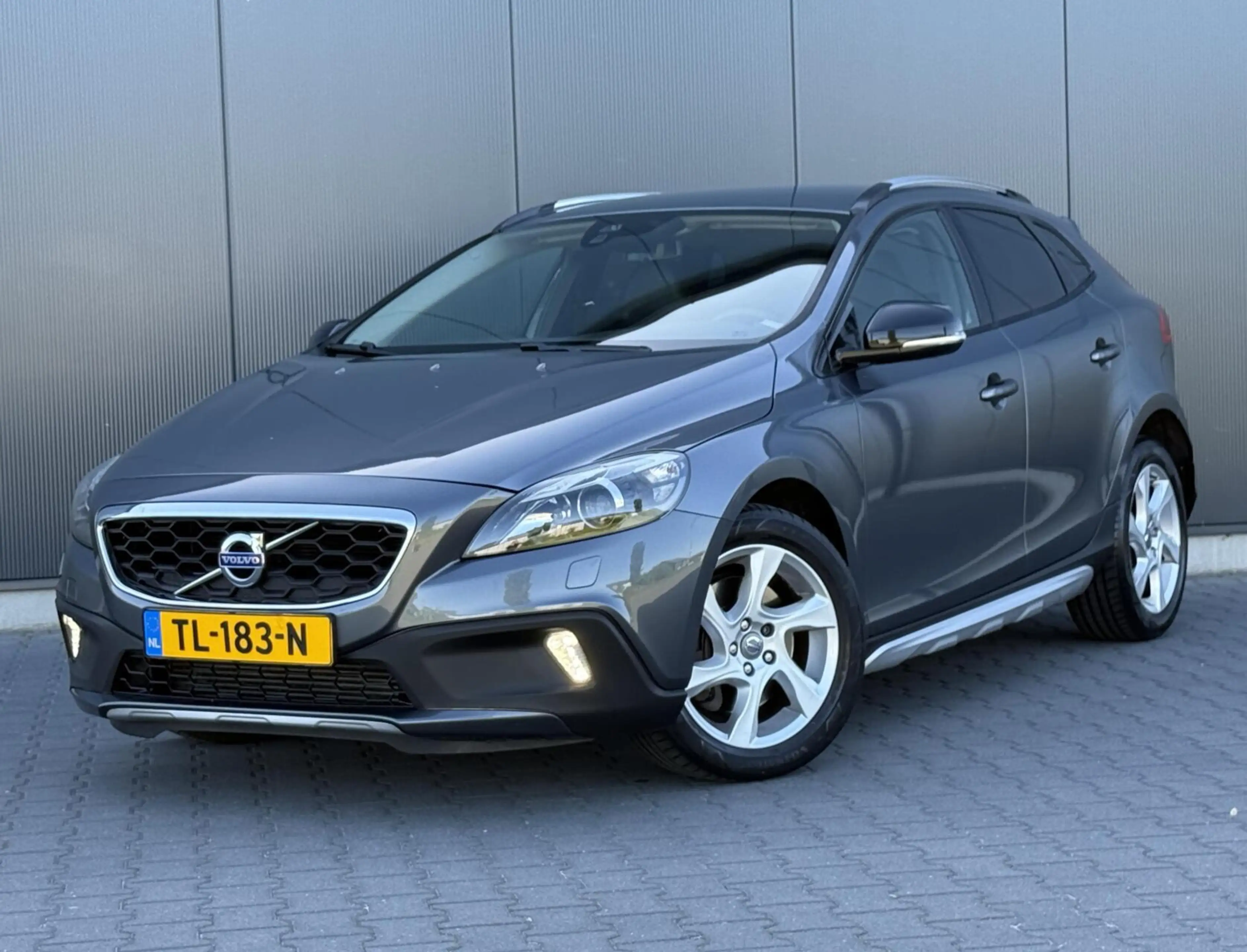 Volvo V40 Cross Country 2.5 T5 AWD Summum Leder - Xenon - 5 Cilinder - Uni