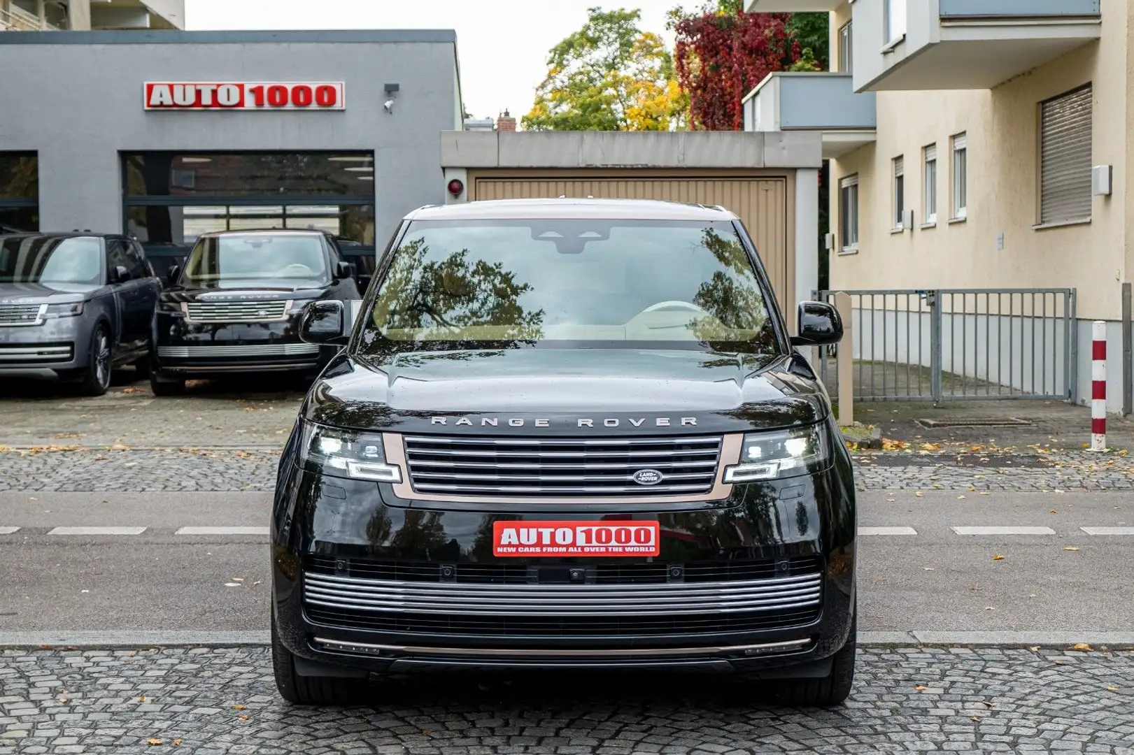 Land Rover Range Rover 4.4 P615 SV LWB 4 Seats 2025 Schwarz - 2