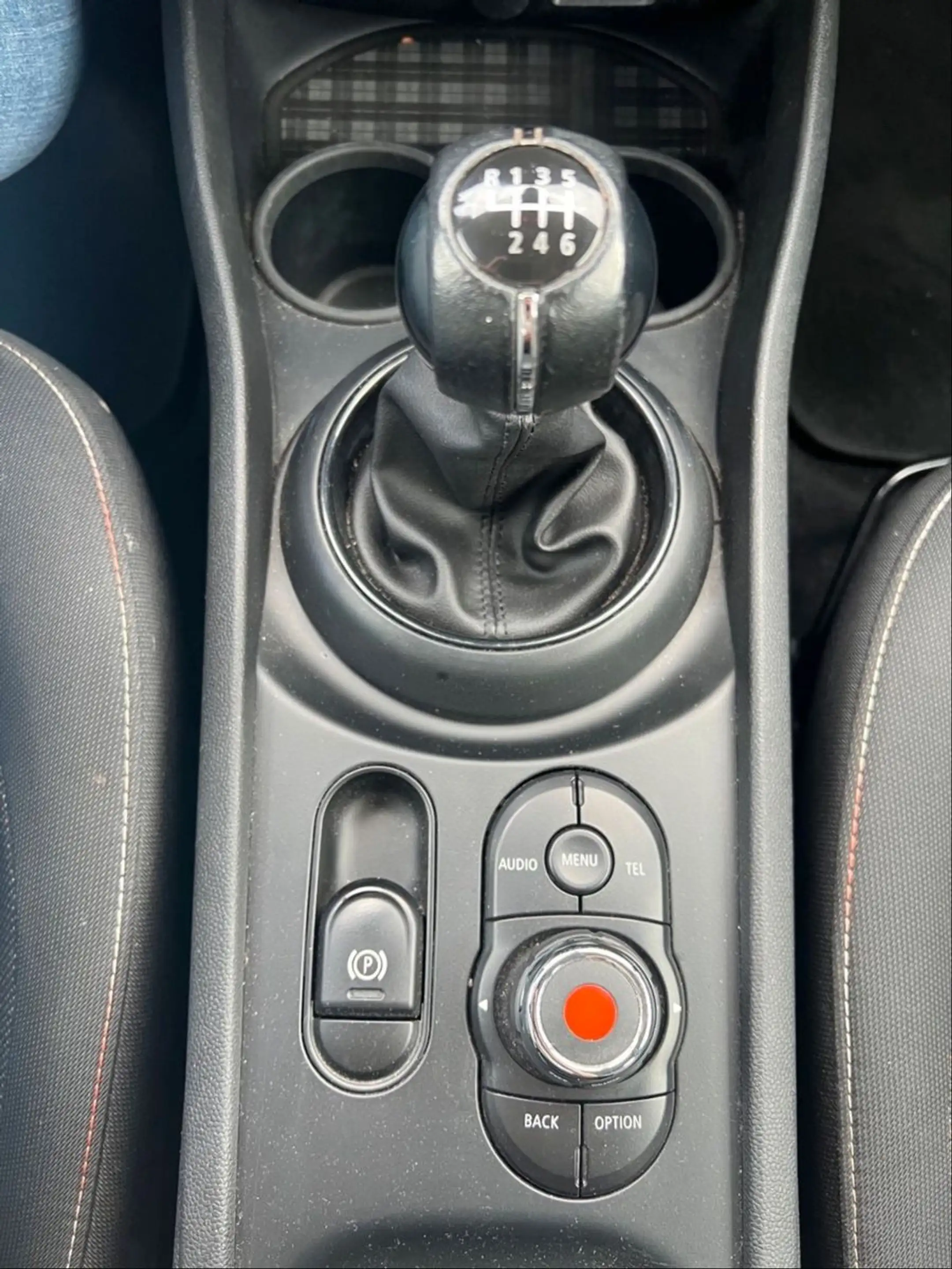 MINI One Clubman 1.5T Carplay PDC Tüv Neu — photo 12