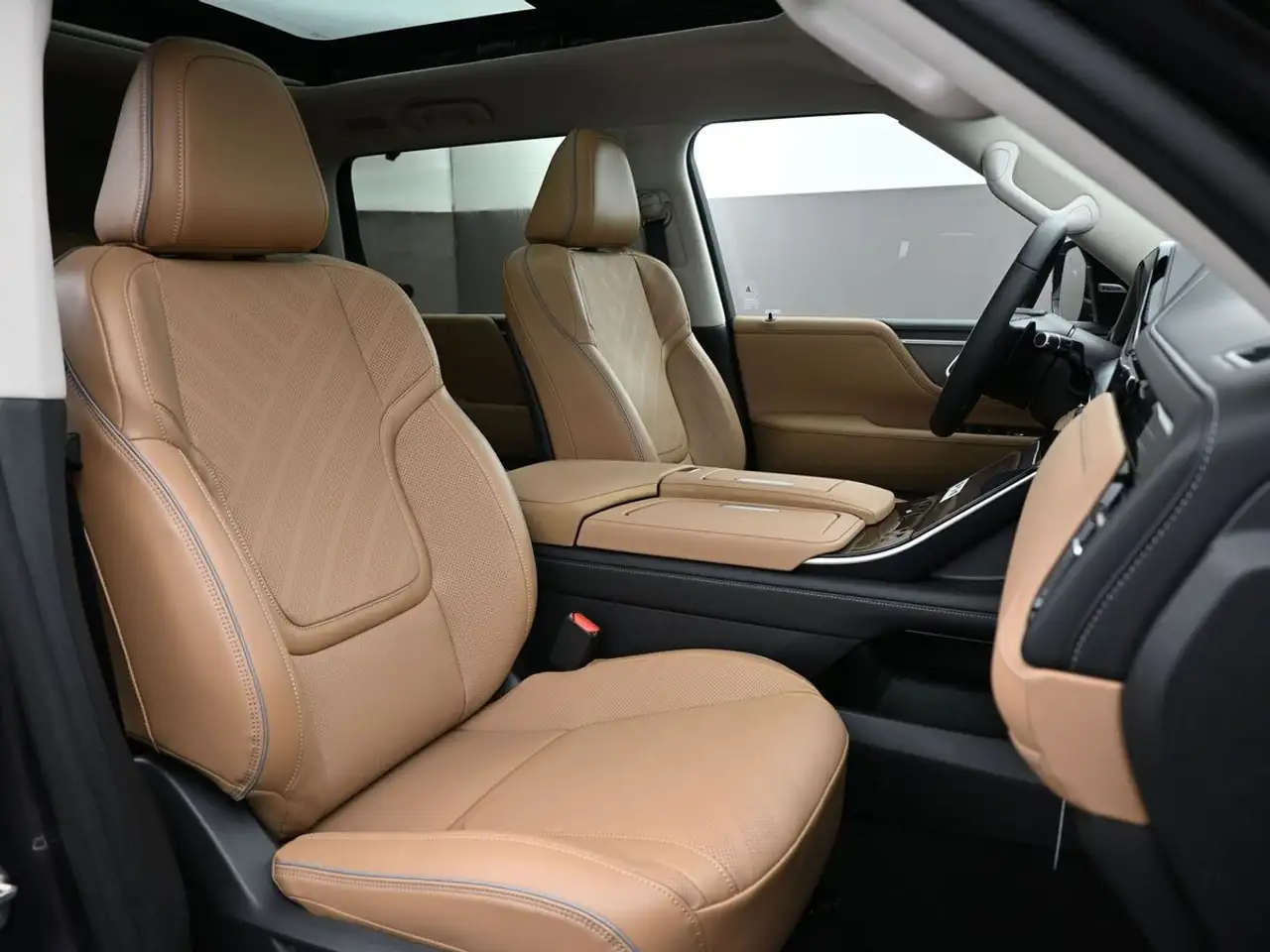 Infiniti QX80 снимка Infiniti QX80
