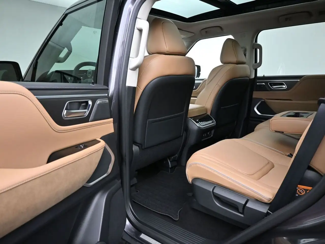 Infiniti QX80 снимка Infiniti QX80