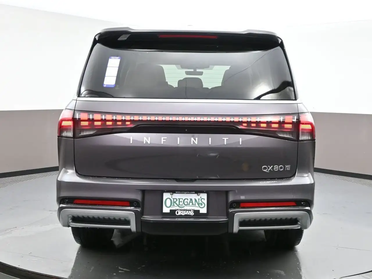 Infiniti QX80 снимка Infiniti QX80