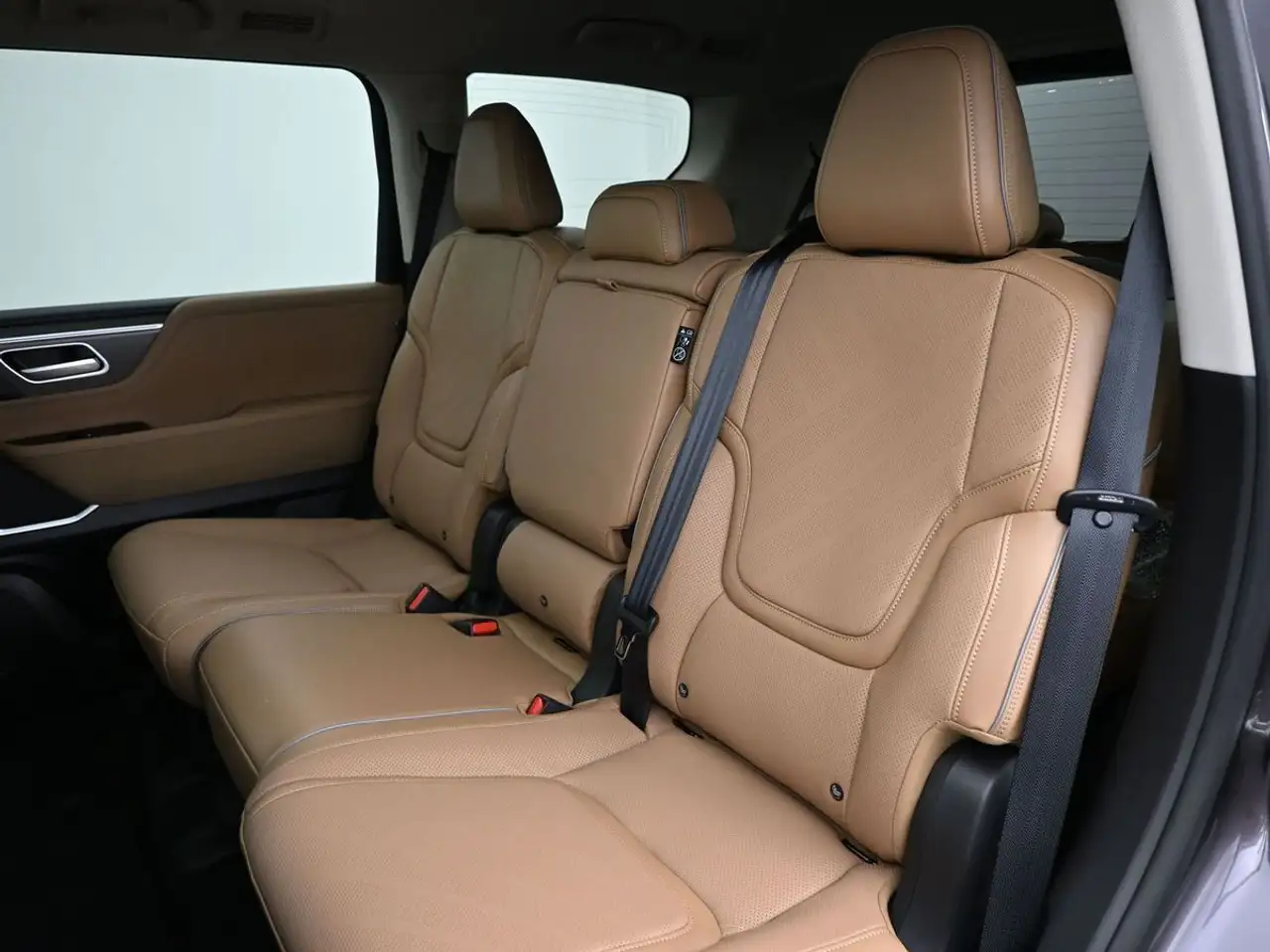 Infiniti QX80 снимка Infiniti QX80