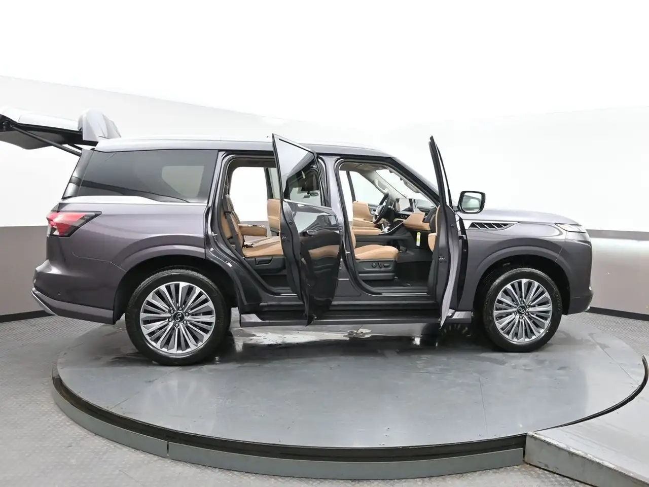 Infiniti QX80 снимка Infiniti QX80