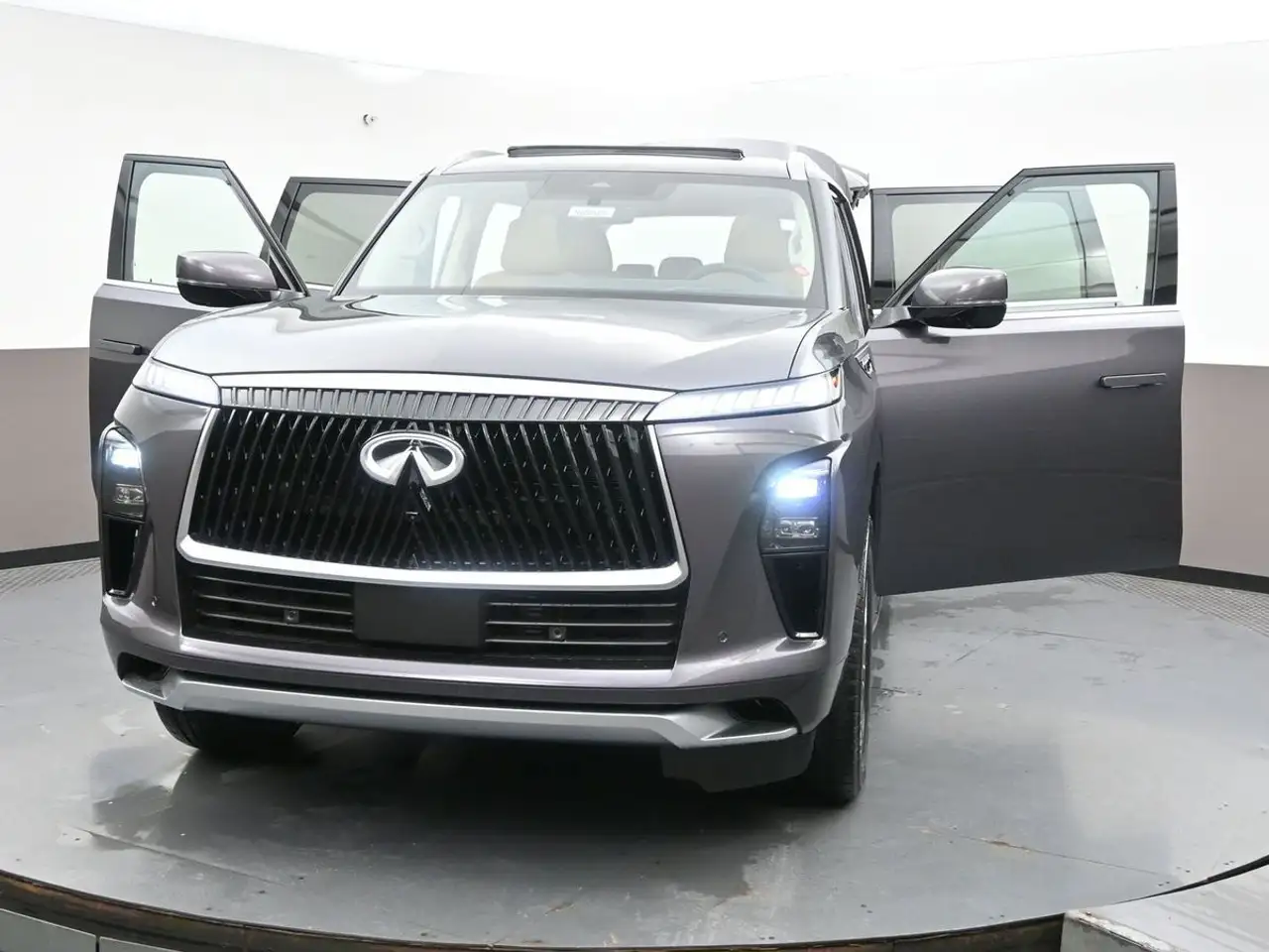 Infiniti QX80 снимка Infiniti QX80