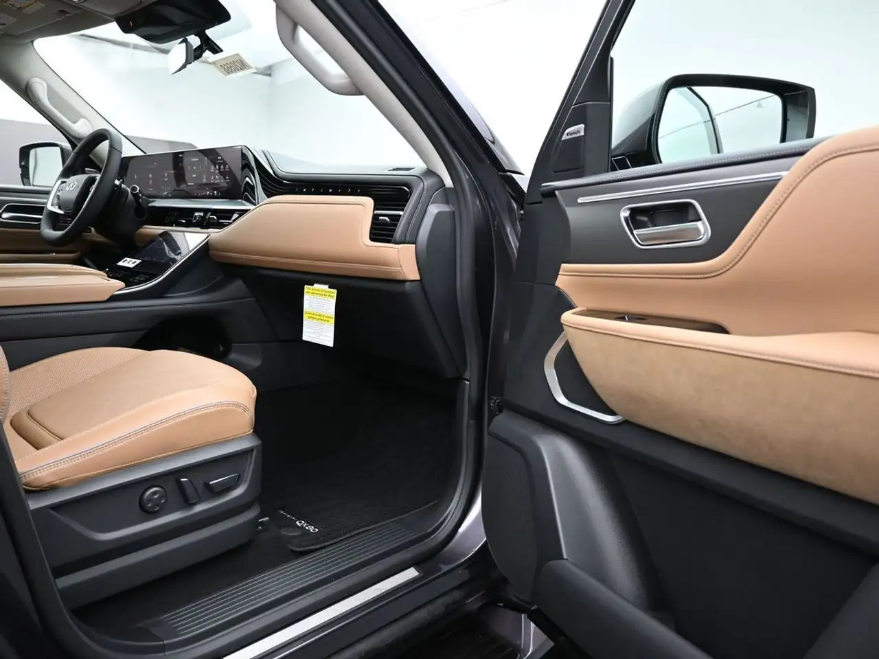 Infiniti QX80 снимка Infiniti QX80