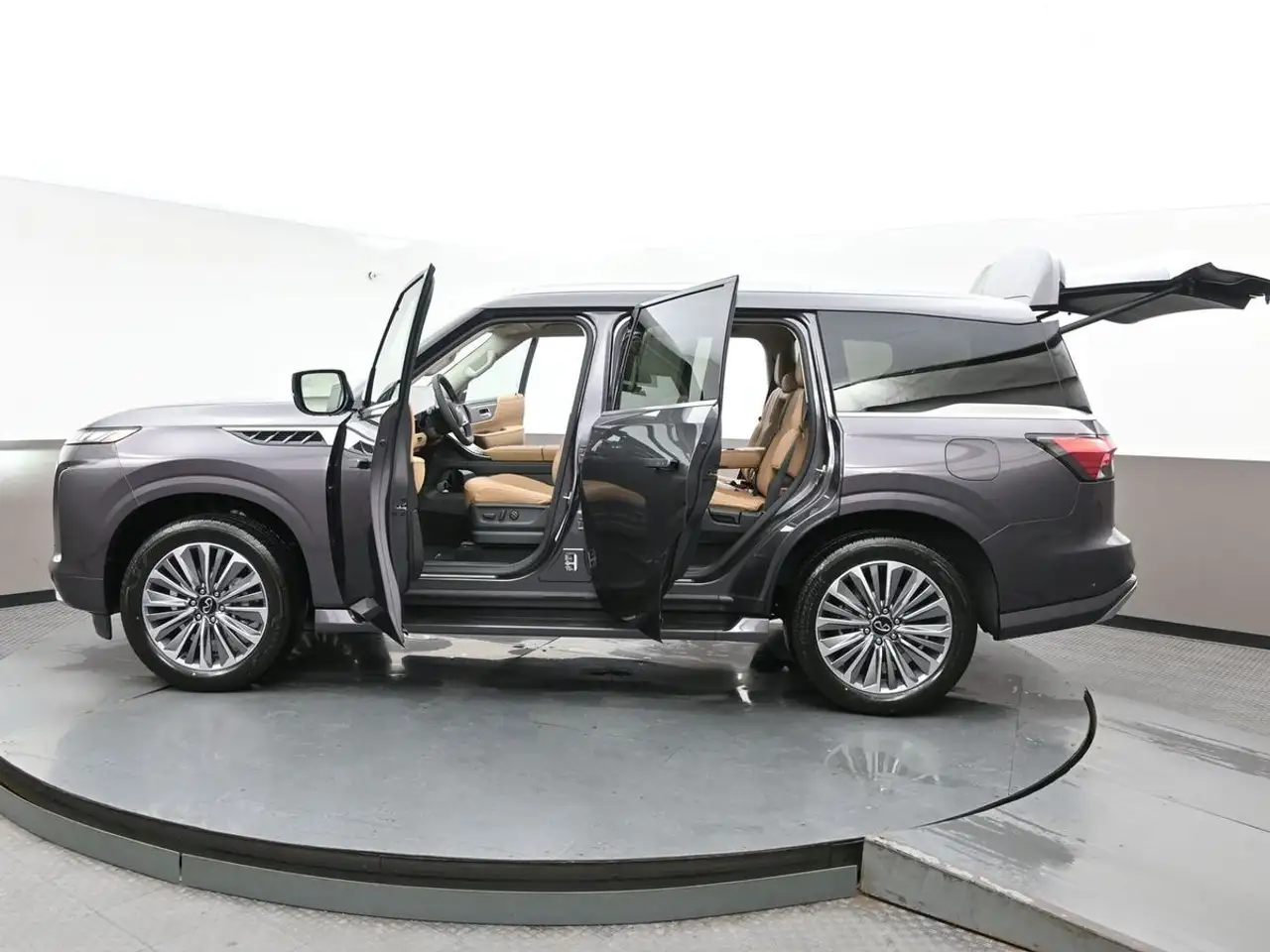 Infiniti QX80 снимка Infiniti QX80