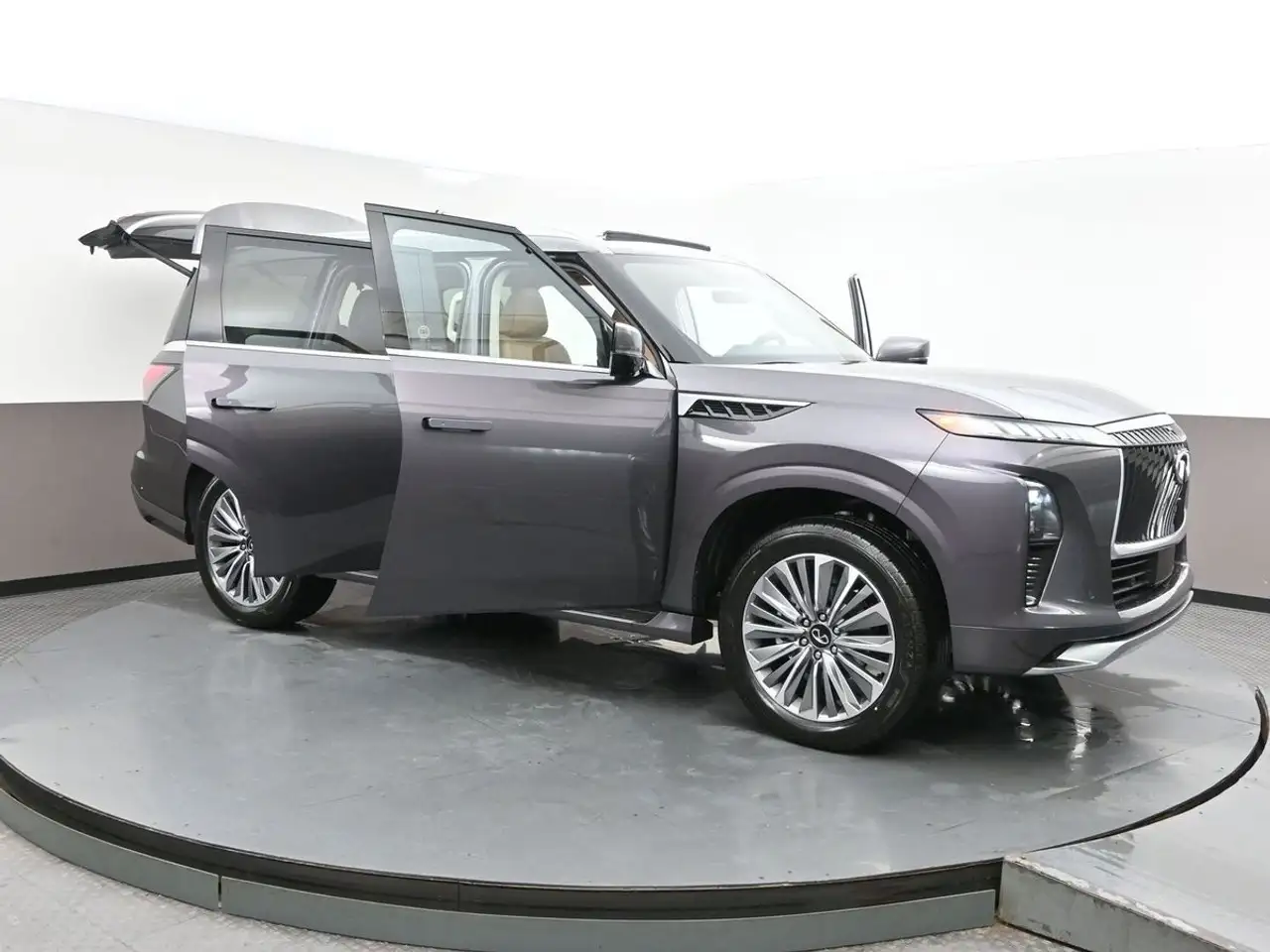 Infiniti QX80 снимка Infiniti QX80