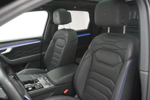 Volkswagen Touareg view 10