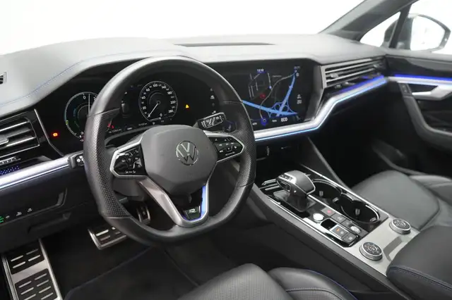 Volkswagen Touareg view 12