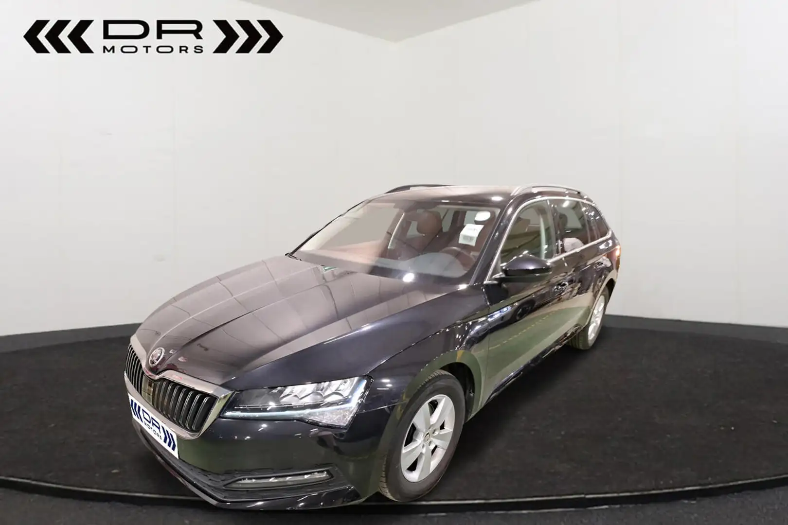 Skoda Superb COMBI 2.0CRTDI  AMBITION  - NAVI - APPLE CARPLA... Noir - 1