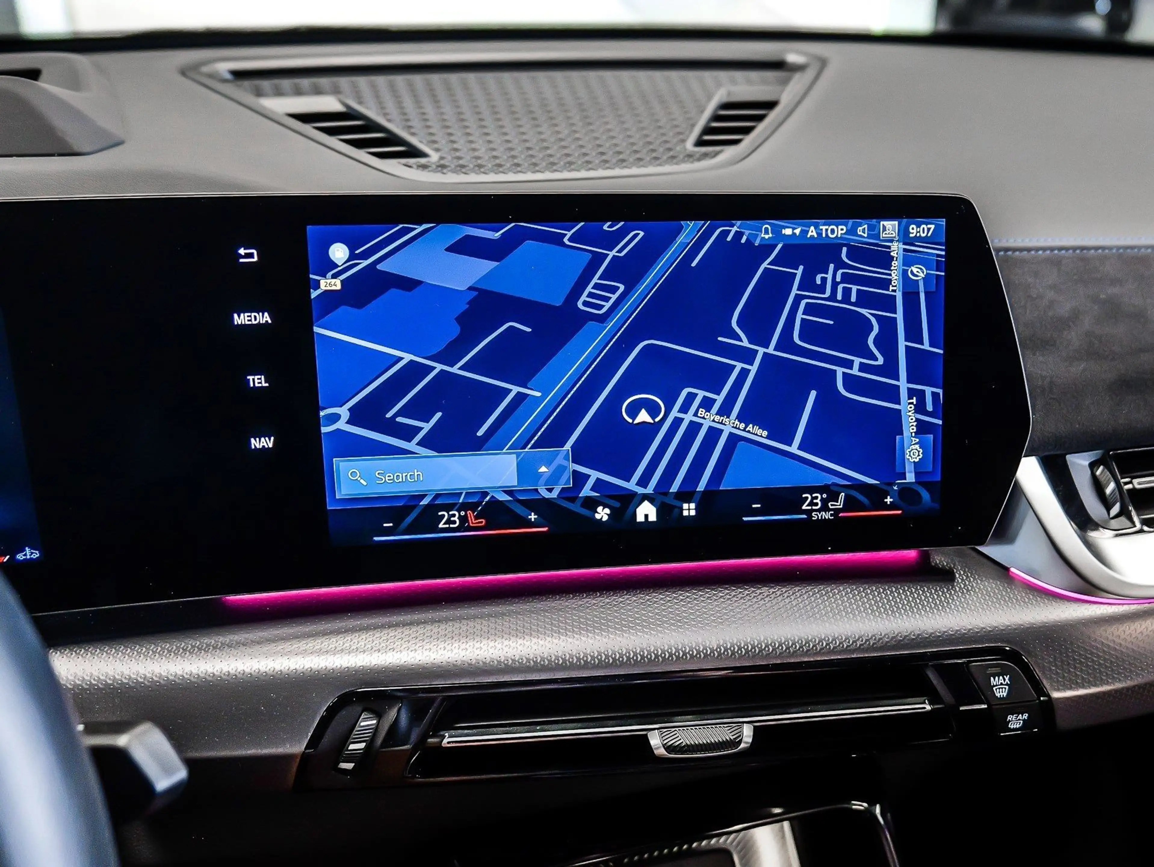 BMW X2 sDrive18d M Sport HUD ACC RFK NAVI LED DAB — photo 12
