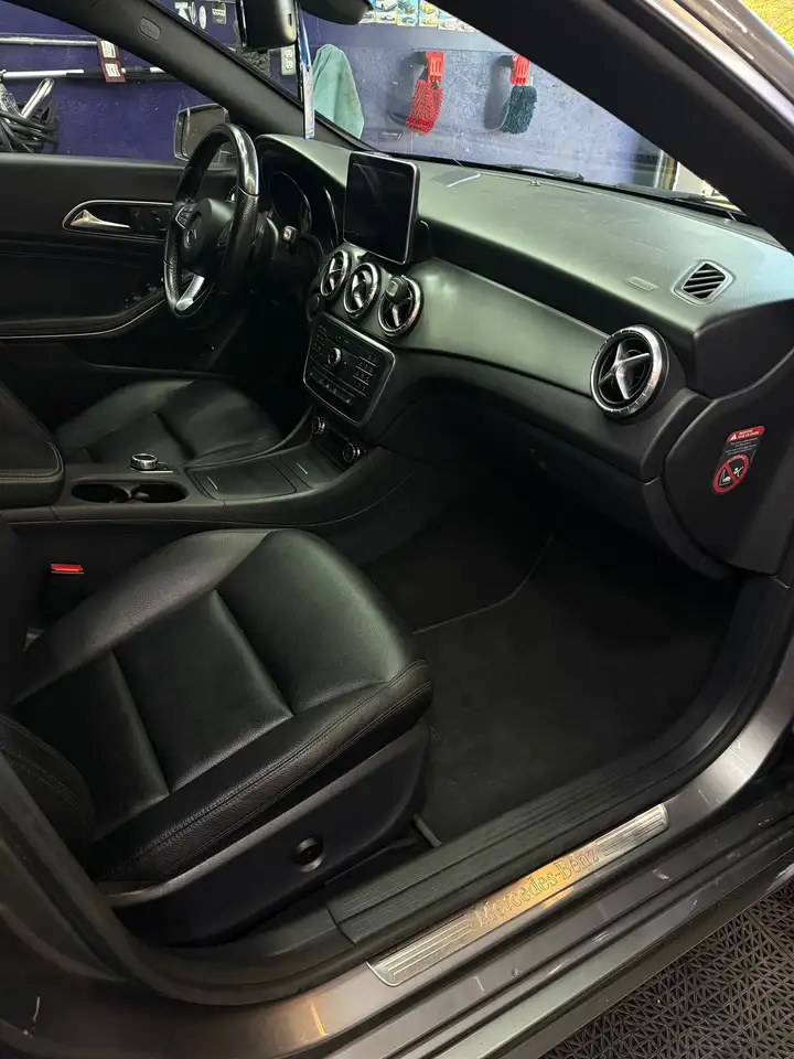 Mercedes-Benz CLA снимка Mercedes-Benz CLA