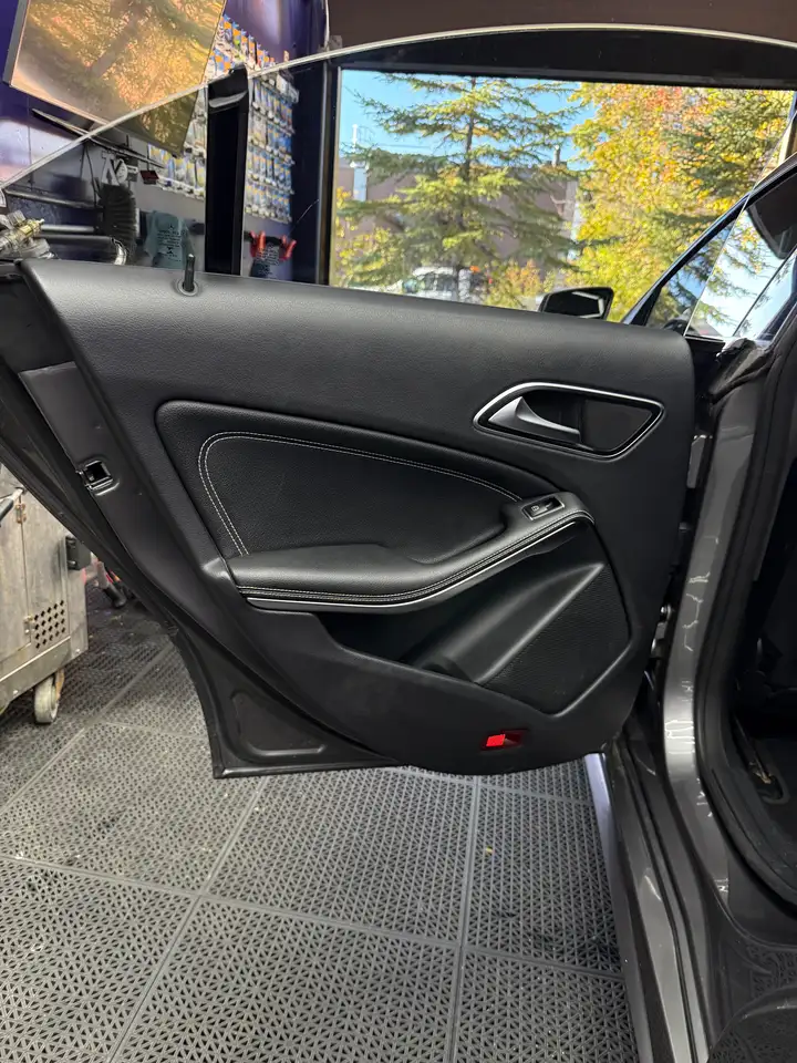 Mercedes-Benz CLA снимка Mercedes-Benz CLA