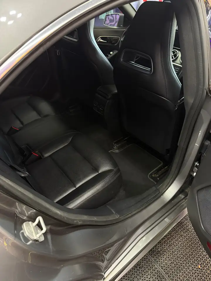 Mercedes-Benz CLA снимка Mercedes-Benz CLA