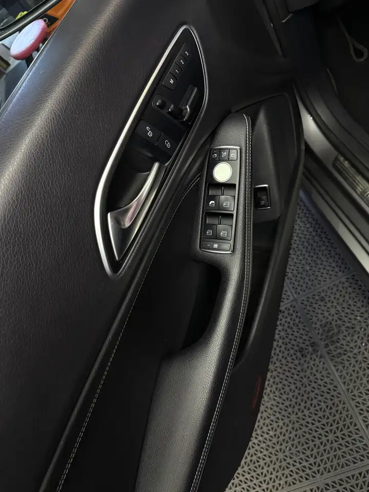 Mercedes-Benz CLA снимка Mercedes-Benz CLA
