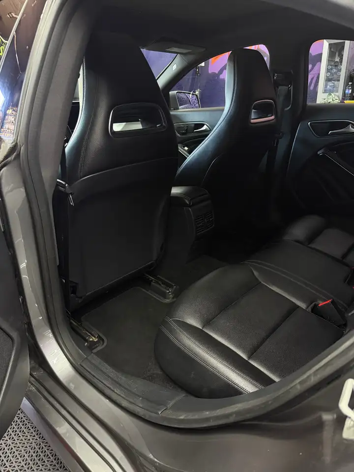Mercedes-Benz CLA снимка Mercedes-Benz CLA