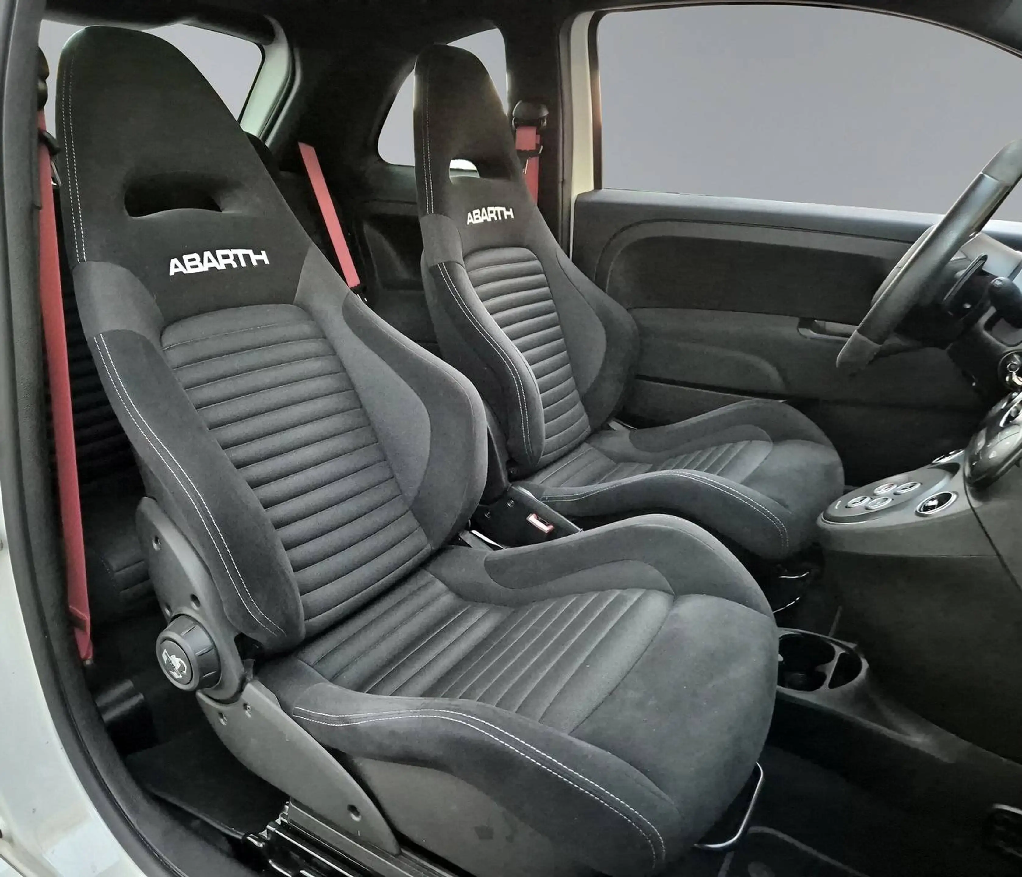 Abarth 500 595 Competizione — photo 10