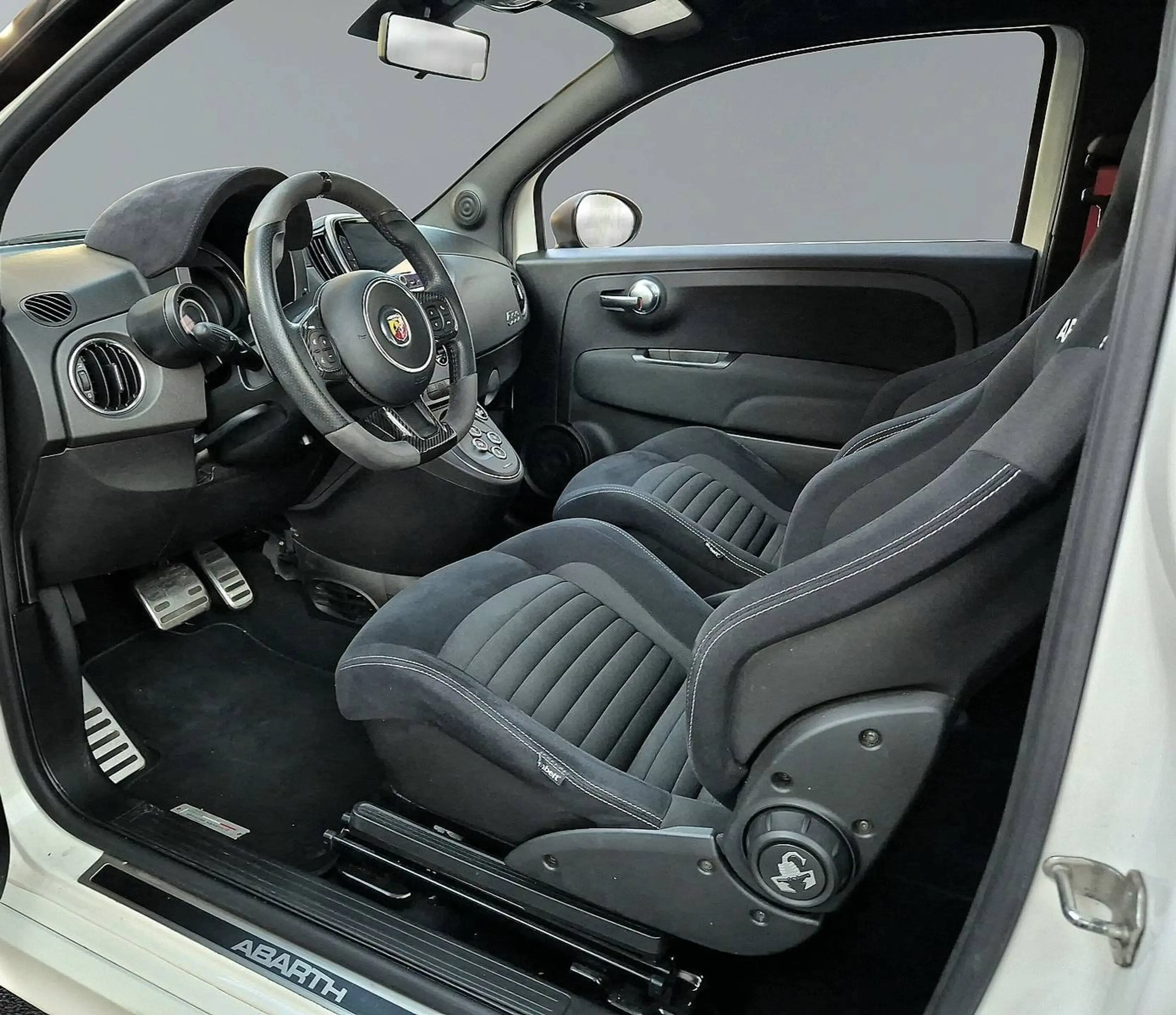 Abarth 500 595 Competizione — photo 8
