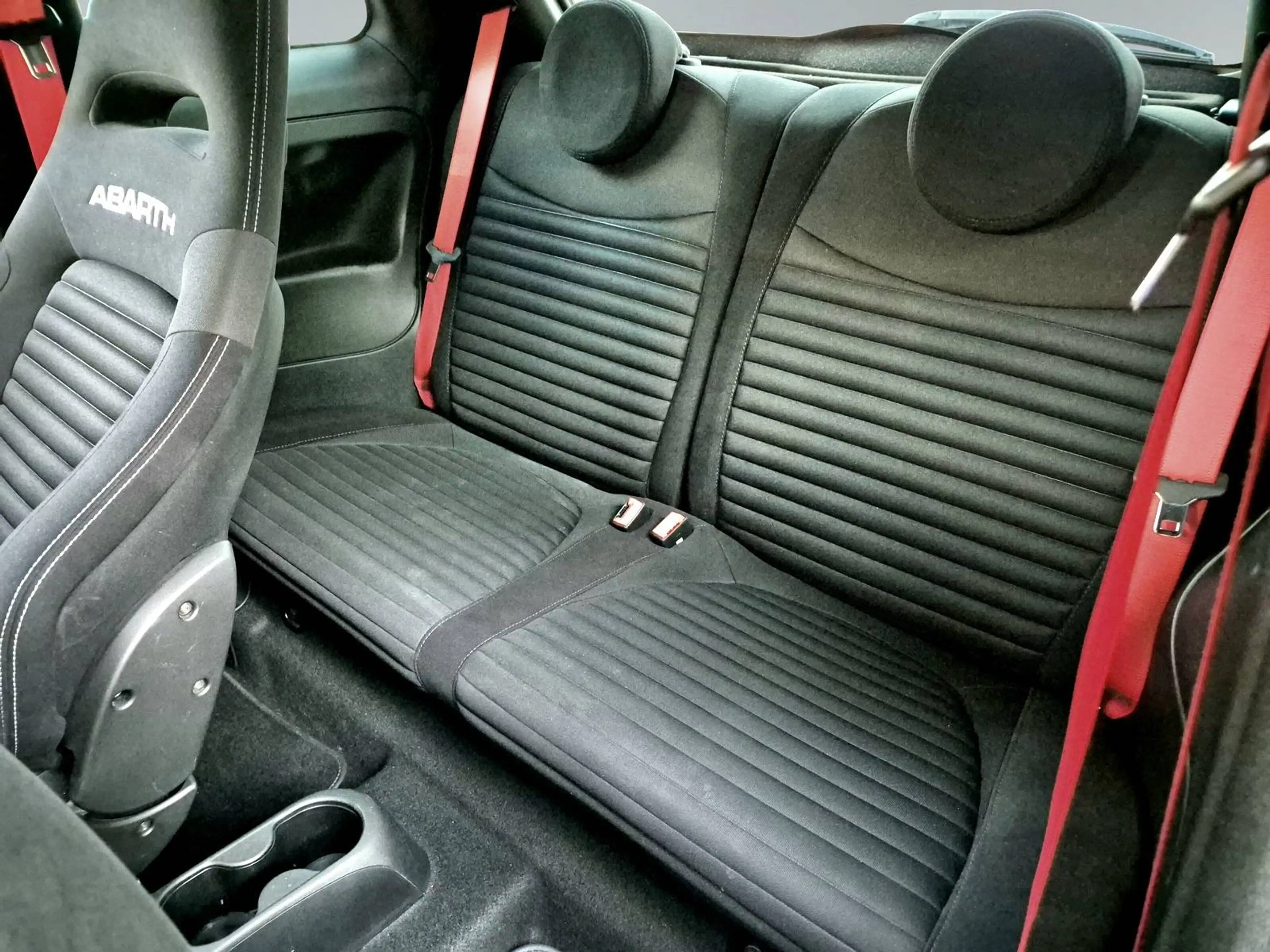 Abarth 500 595 Competizione — photo 12
