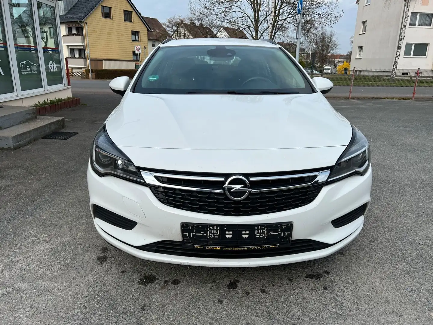 Opel Astra K Sports 1.6 Tourer Business+NAVI Wit - 2