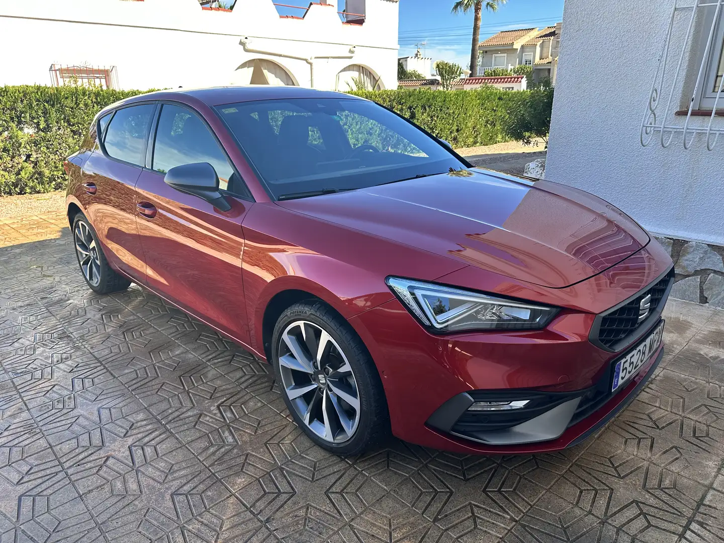 SEAT Leon e-Hybrid FR Червоний - 1