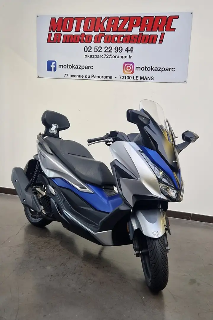 Honda Forza 125 Bleu - 1