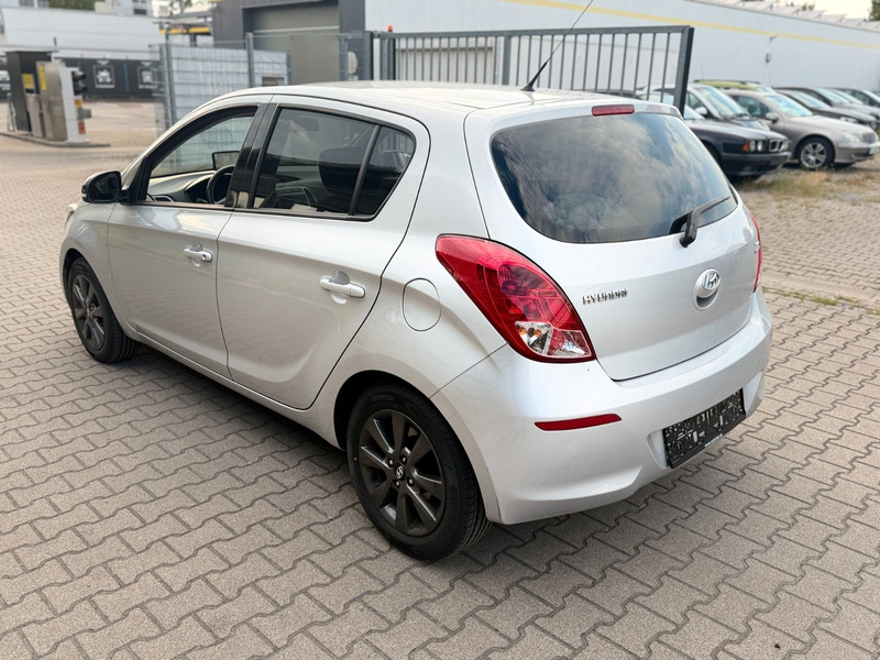 Hyundai i20 Style Automatik 8 Fachbereift — photo 4