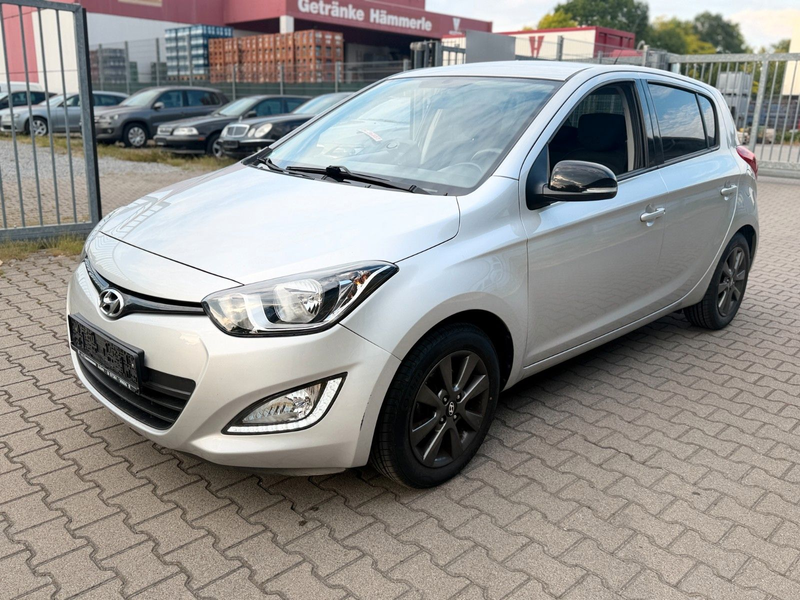 Hyundai i20 Style Automatik 8 Fachbereift