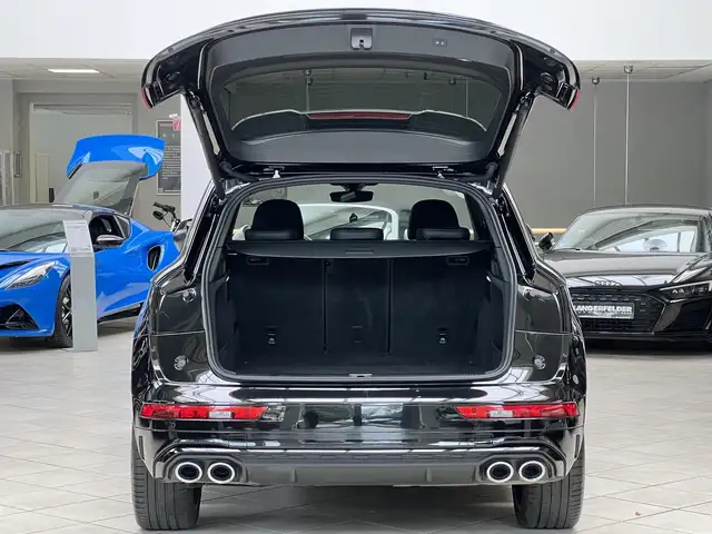 Audi SQ5 view 5