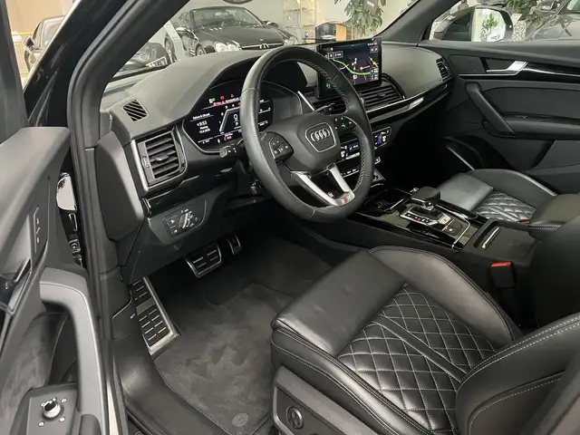 Audi SQ5 view 13