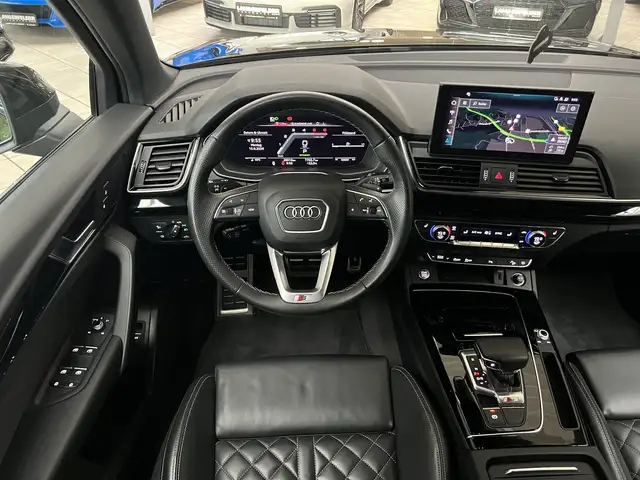 Audi SQ5 view 11