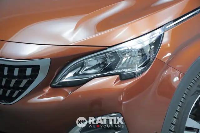 Peugeot 3008 view 3